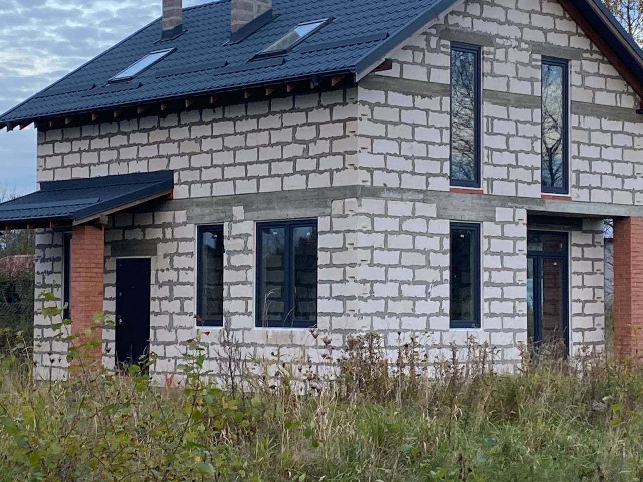 Частный дом после остекления